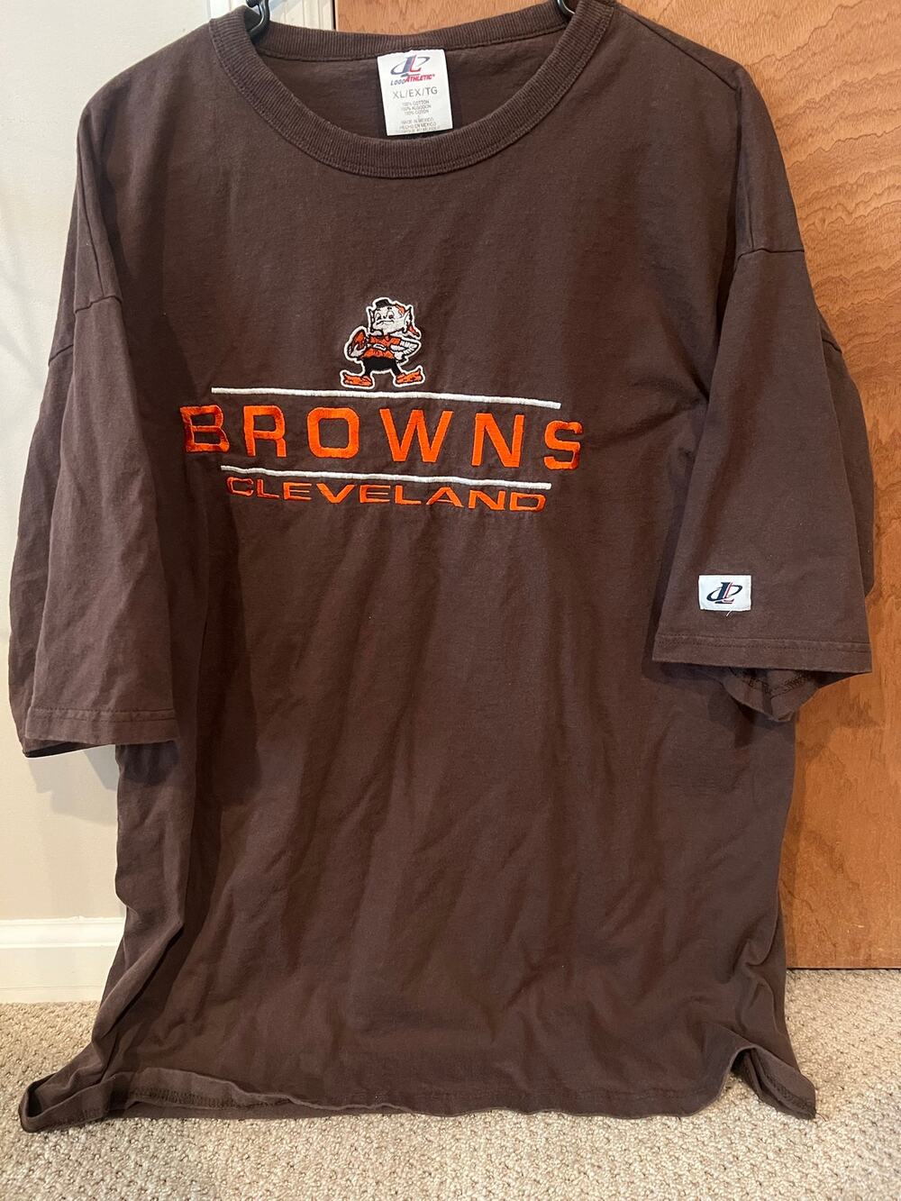 Vintage Logo Athletic Embroidered Cleveland Browns T-Shirt